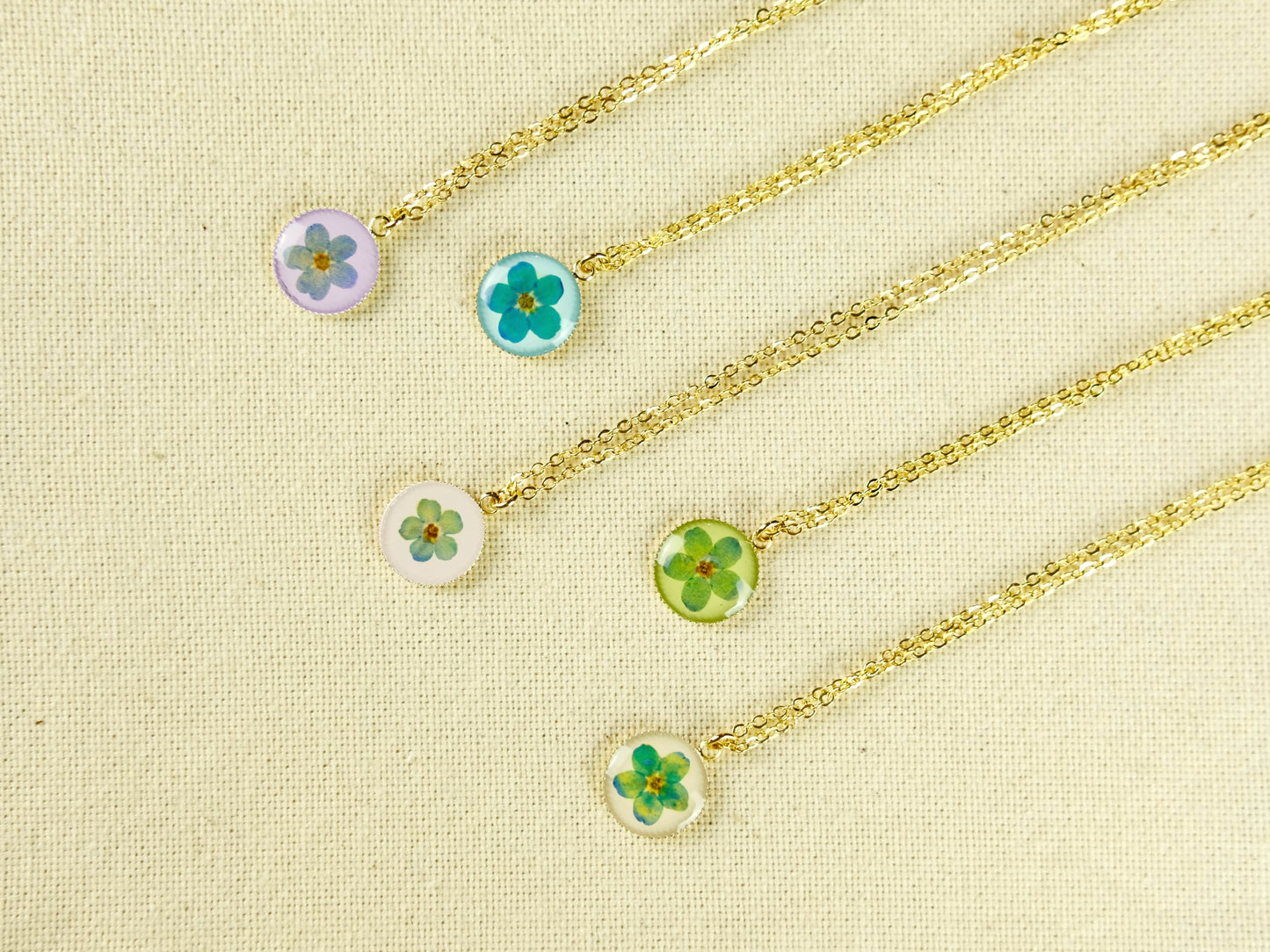Gold Round Forget-Me-Not Necklace