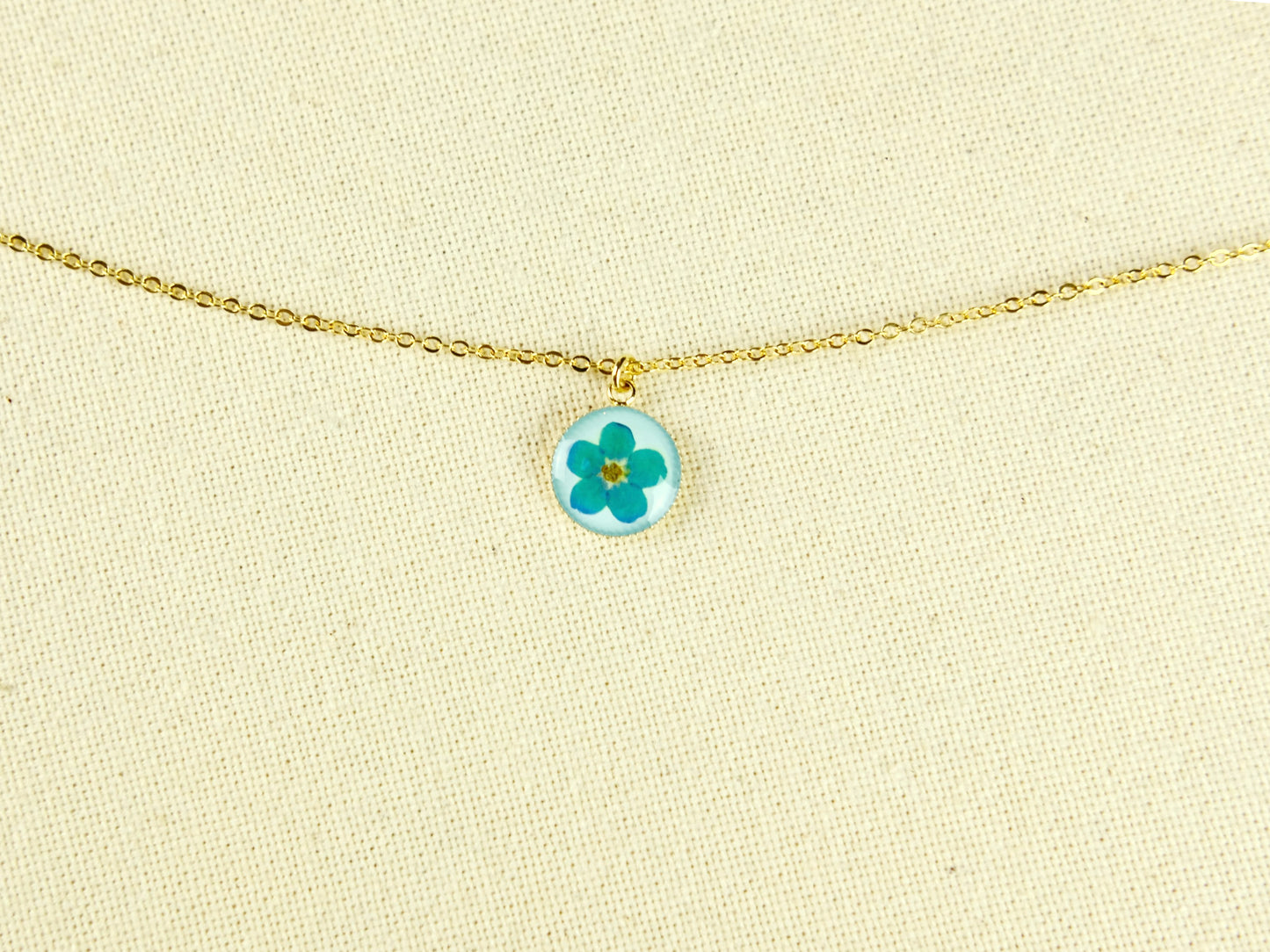 Gold Round Forget-Me-Not Necklace