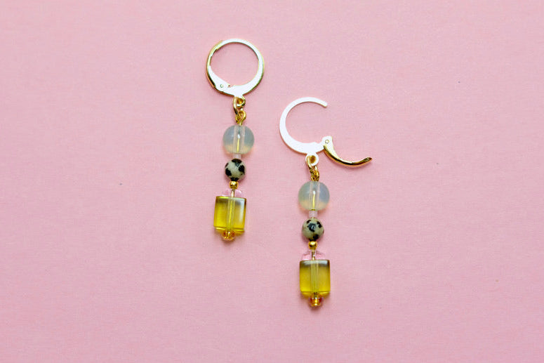 Pair of earrings with green beads