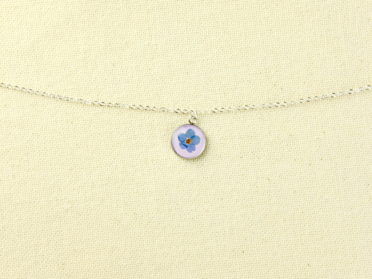 Silver Round Forget-Me-Not Necklace